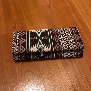 Patterned bifold wallet